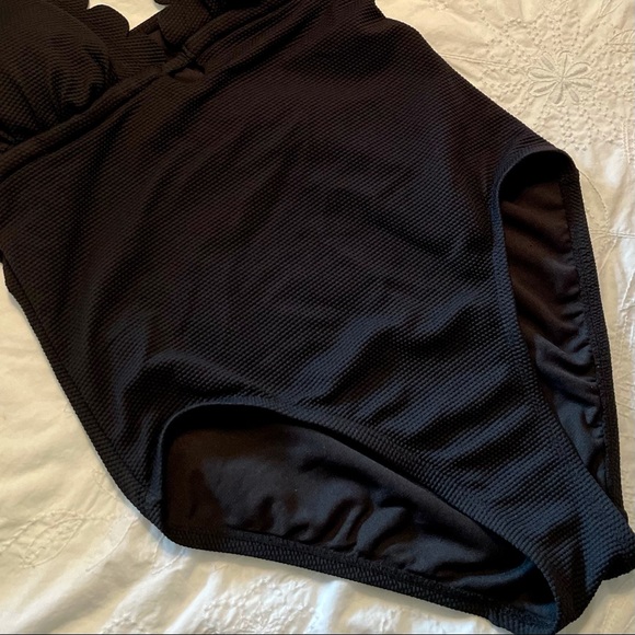Scalloped Edge Bathing Suit, Black, Time and Tru size S (4-6) - Picture 6 of 16